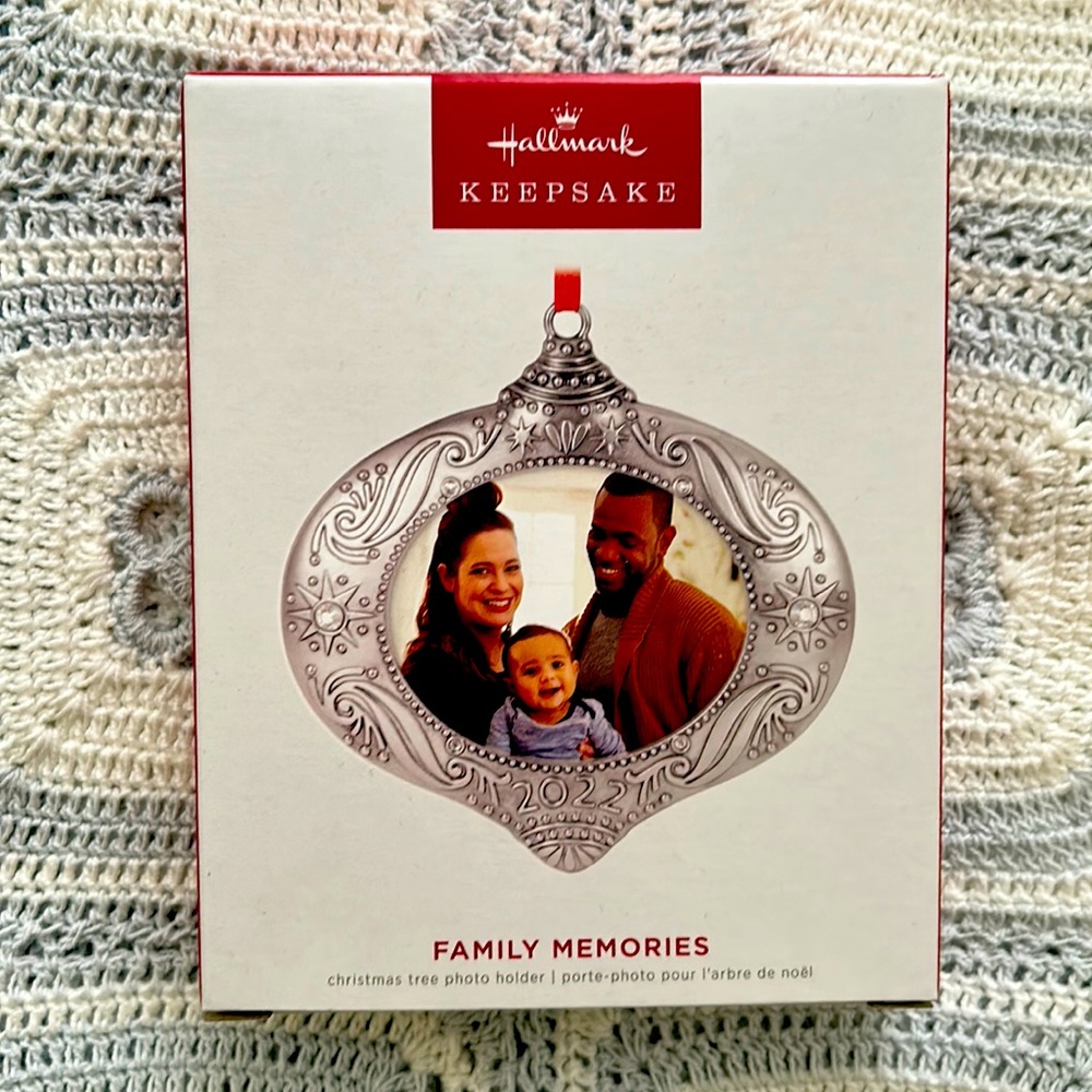 NWT in box 2022 keepsake ornament